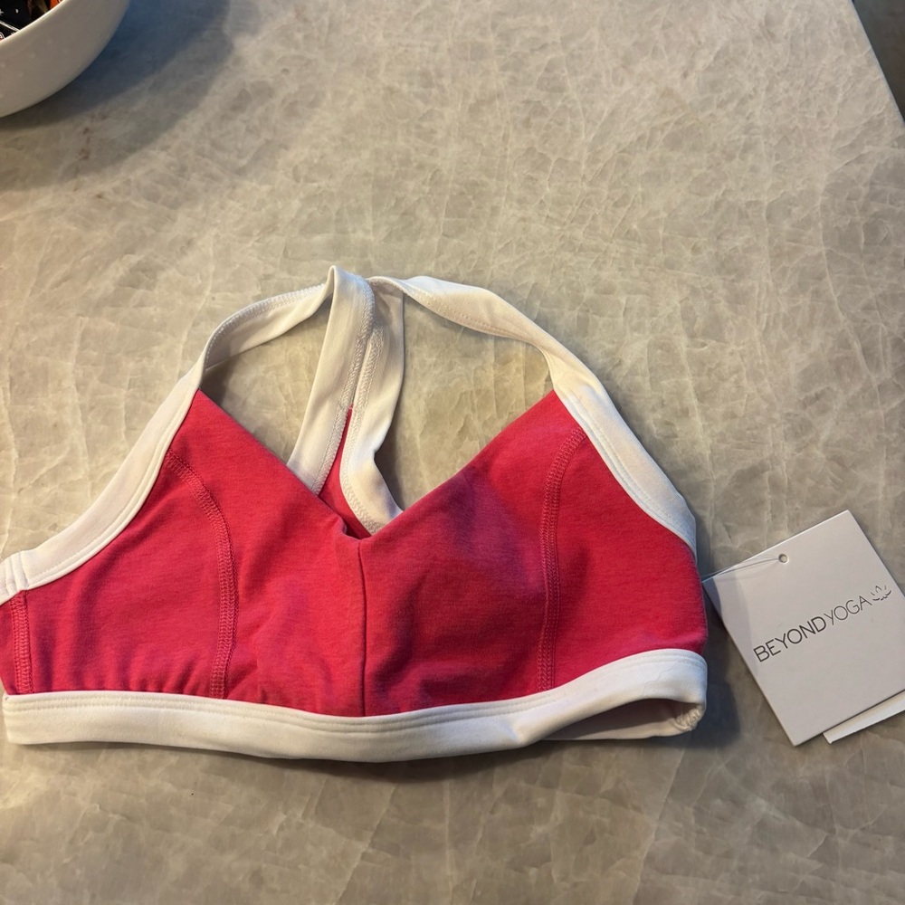 Beyond Yoga - Spacedye Outlines Bra - Pink and White Sports Bra